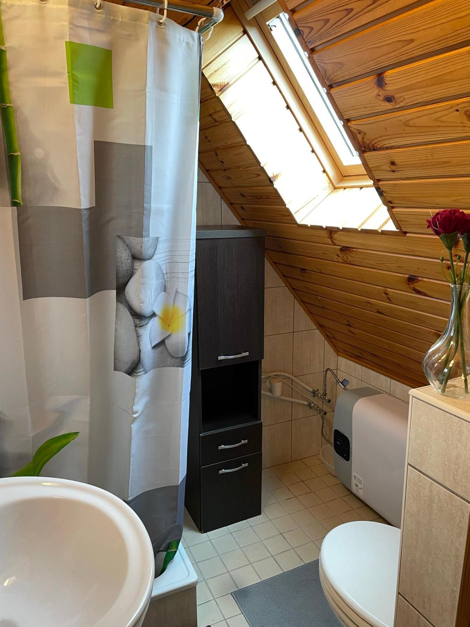 Alma Apartmanhaz Case de vacanță *